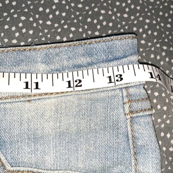 RSQ Jeans Venice Mid Rise Distressed Denim Shorts Size 3 - Picture 6 of 9